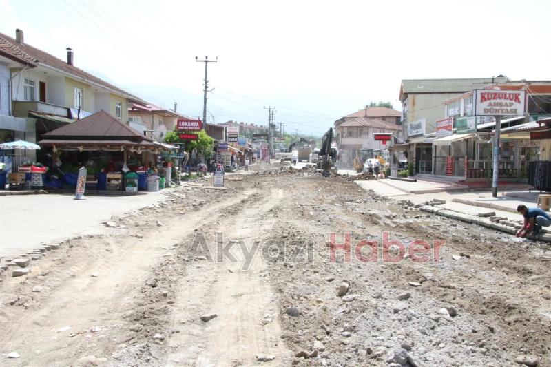 KUZULUK İHLAS CADDESİ BAŞTAN SONA YENİLENİYOR