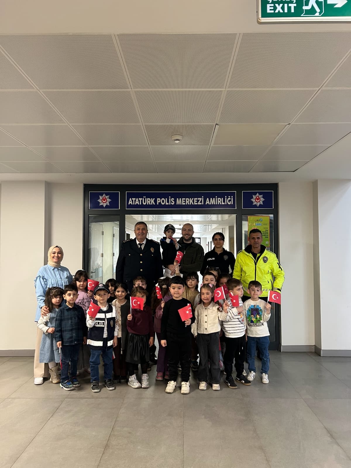 Kuzuluk İlkokulu ve Anasınıfı öğrencilerinden Polis Haftası ziyareti