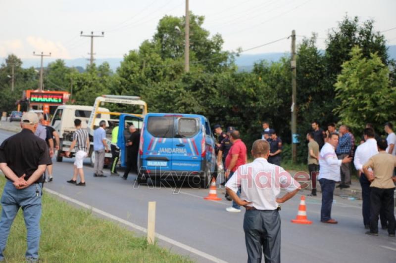 Jandarma aracı takla attı 3 yaralı