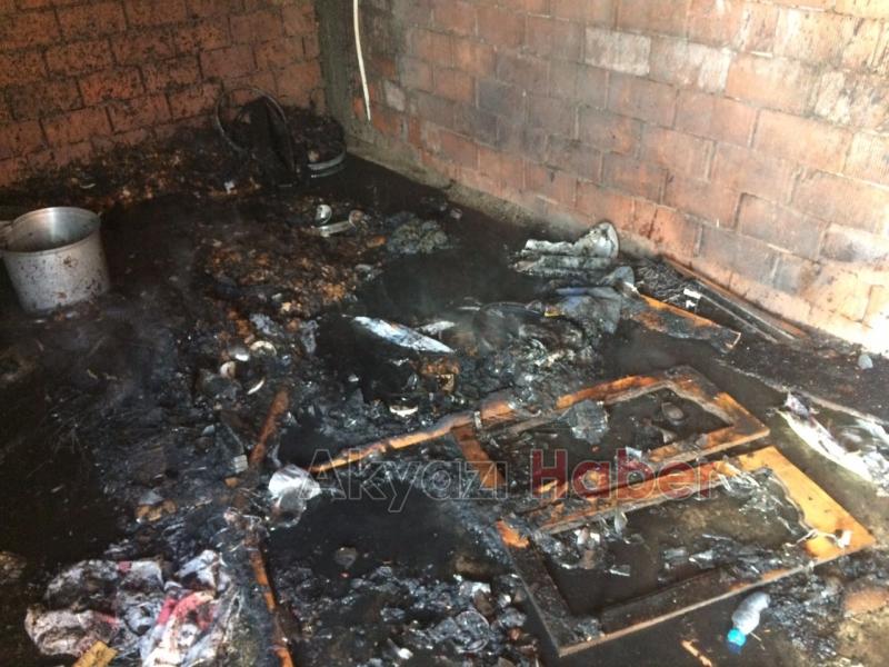 Kuzuluk Mahallesinde Ahır Yangını