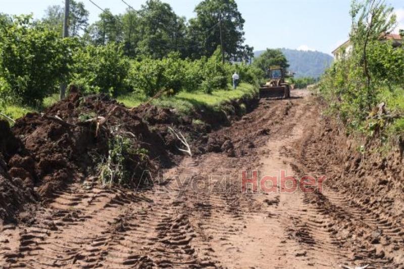 Kuzuluk Mahallesinde Yol Açma ve Malzeme Serimi