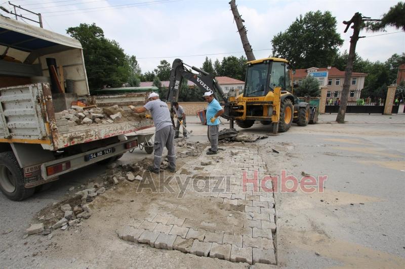 KUZULUK MAHALLESİNDE YOLLAR BAKIMA ALINIYOR