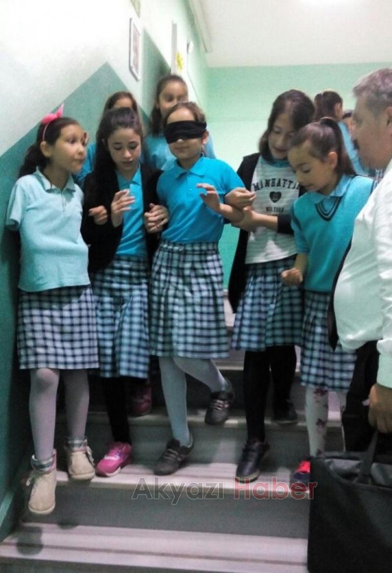 Kuzuluk Ortaokulundan Engelliler Haftasında Farkındalık Eğitimi