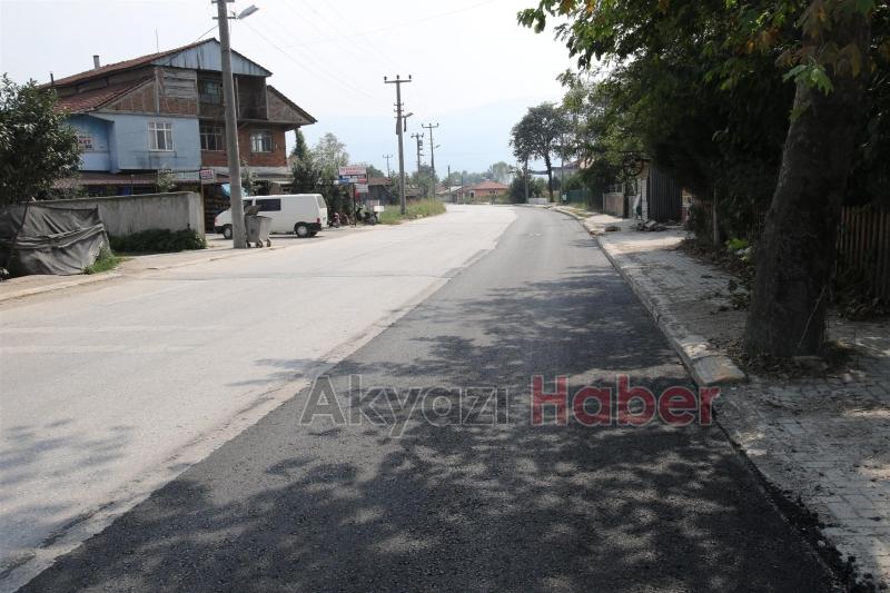 KUZULUK YOLU ve FABRİKA YOLLARI’NA ASFALT SERİMİ BAŞLADI