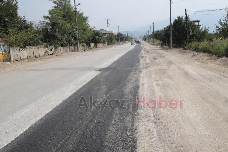 KUZULUK YOLU ve FABRİKA YOLLARI’NA ASFALT SERİMİ BAŞLADI