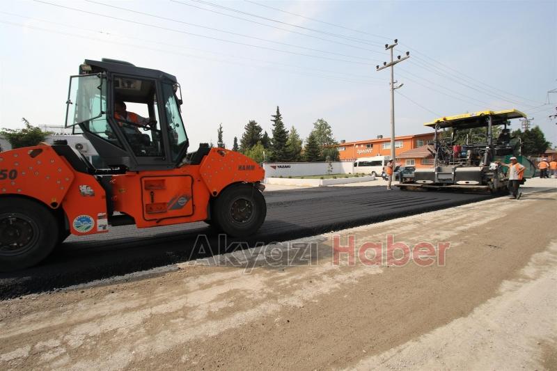 KUZULUK YOLU ve FABRİKA YOLLARI’NA ASFALT SERİMİ BAŞLADI