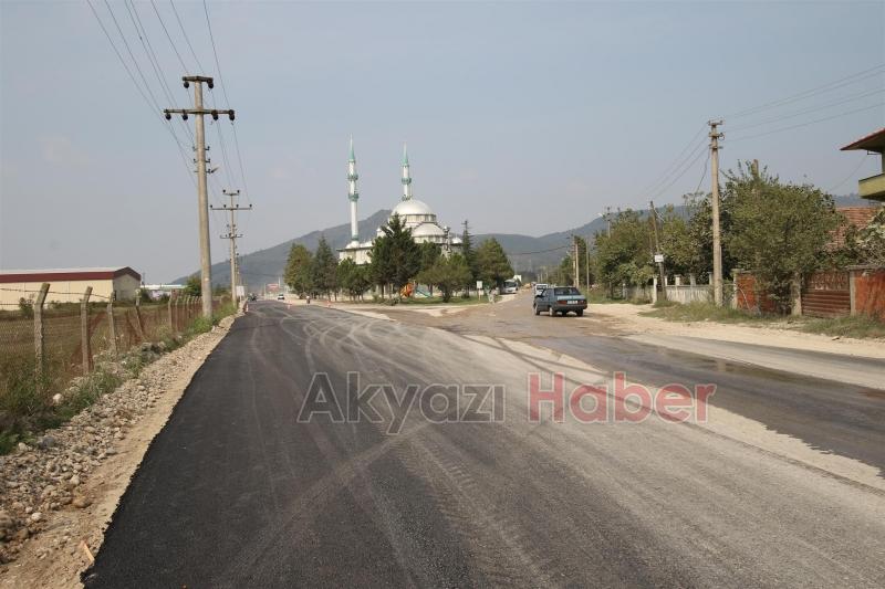 KUZULUK YOLU ve FABRİKA YOLLARI’NA ASFALT SERİMİ BAŞLADI