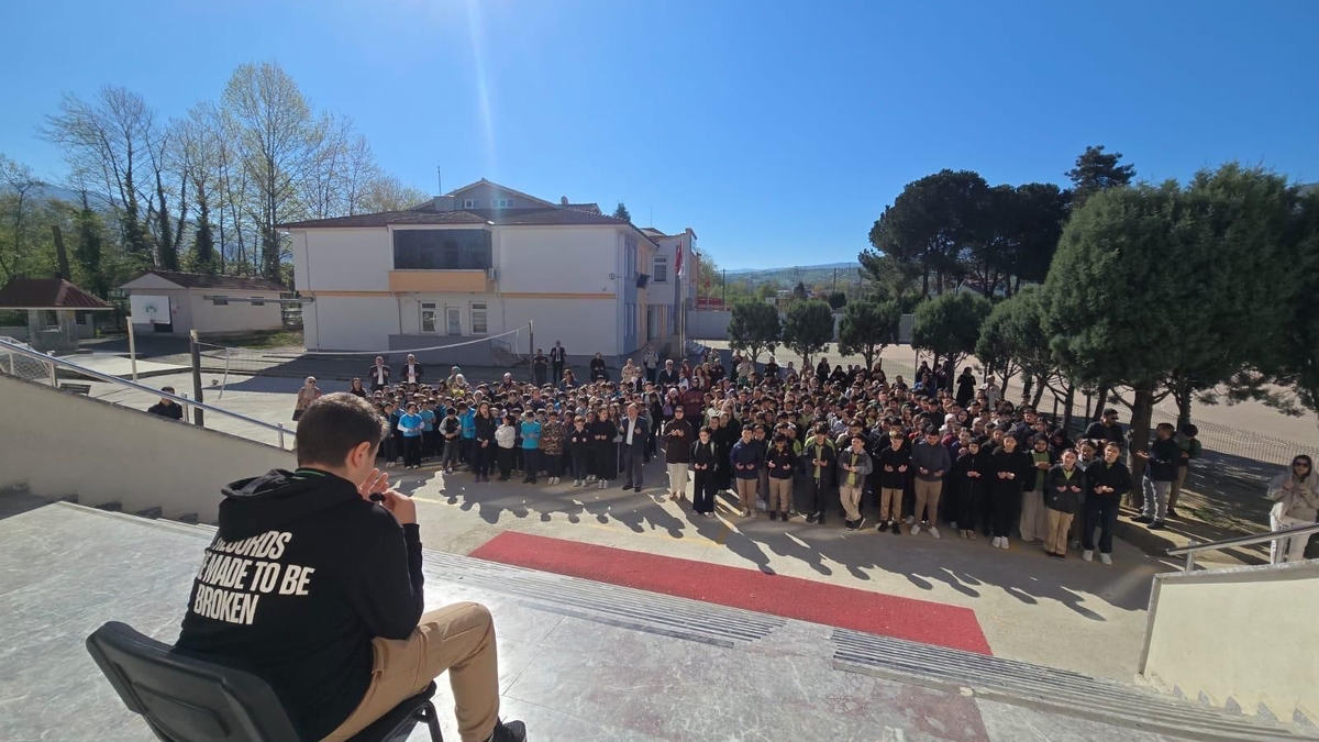 Kuzuluk’ta Eğitim Şehitleri İçin Anlamlı Vefa