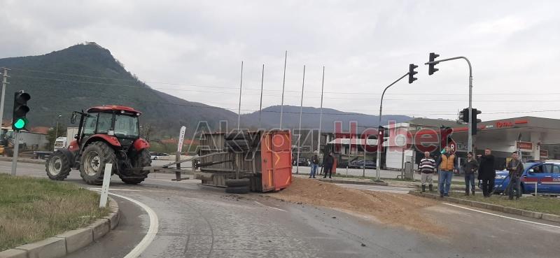 Kuzulukta Kum Yüklü Römrok Yan Yattı