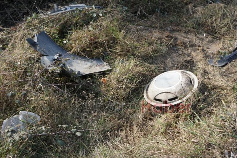 Lastiği Patlayan Otomobil Şarampole Yuvarlandı