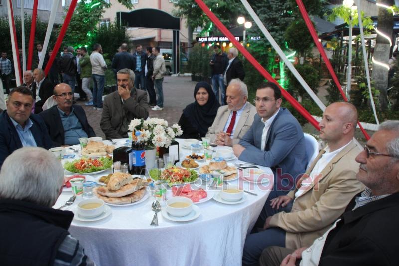 Latifoğulları Sülalesi Sadabad Restaurant Cafe de İftarda Buluştu