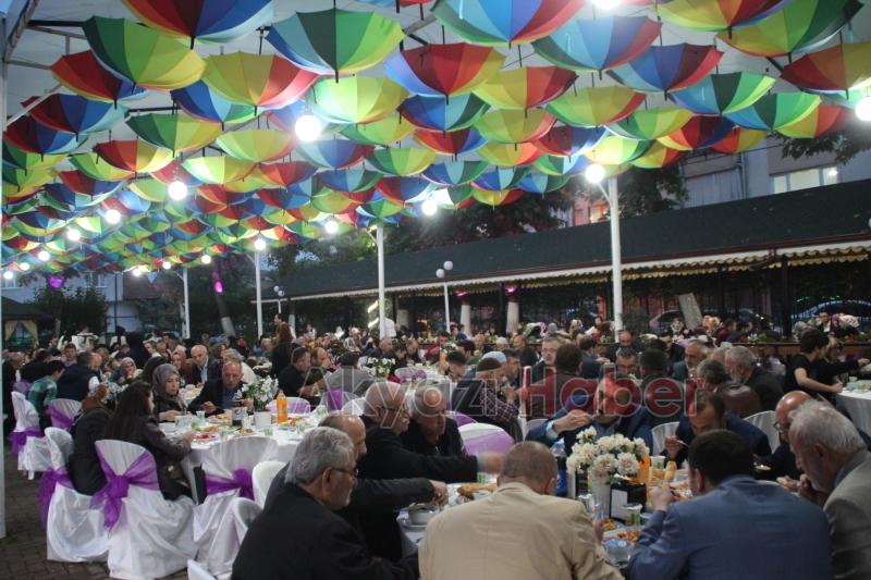 Latifoğulları Sülalesi Sadabad Restaurant Cafe de İftarda Buluştu