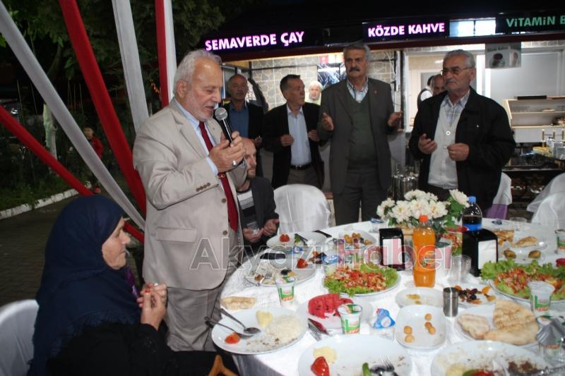 Latifoğulları Sülalesi Sadabad Restaurant Cafe de İftarda Buluştu