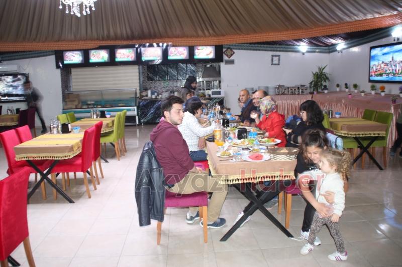 Latifoğulları Sülalesi Sadabad Restaurant Cafe de İftarda Buluştu