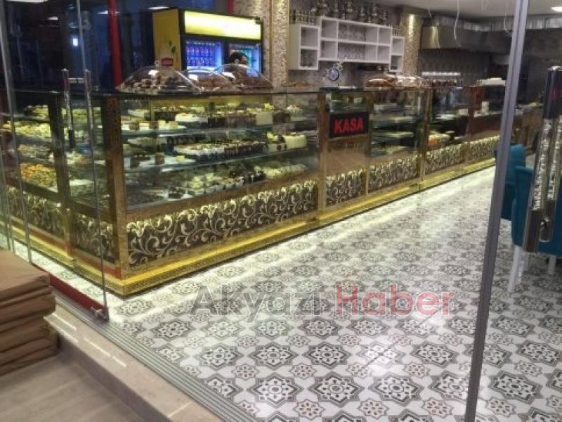 Liman Cafe&Pastane Açılmadan Müşterilerin Akımına Uğruyor