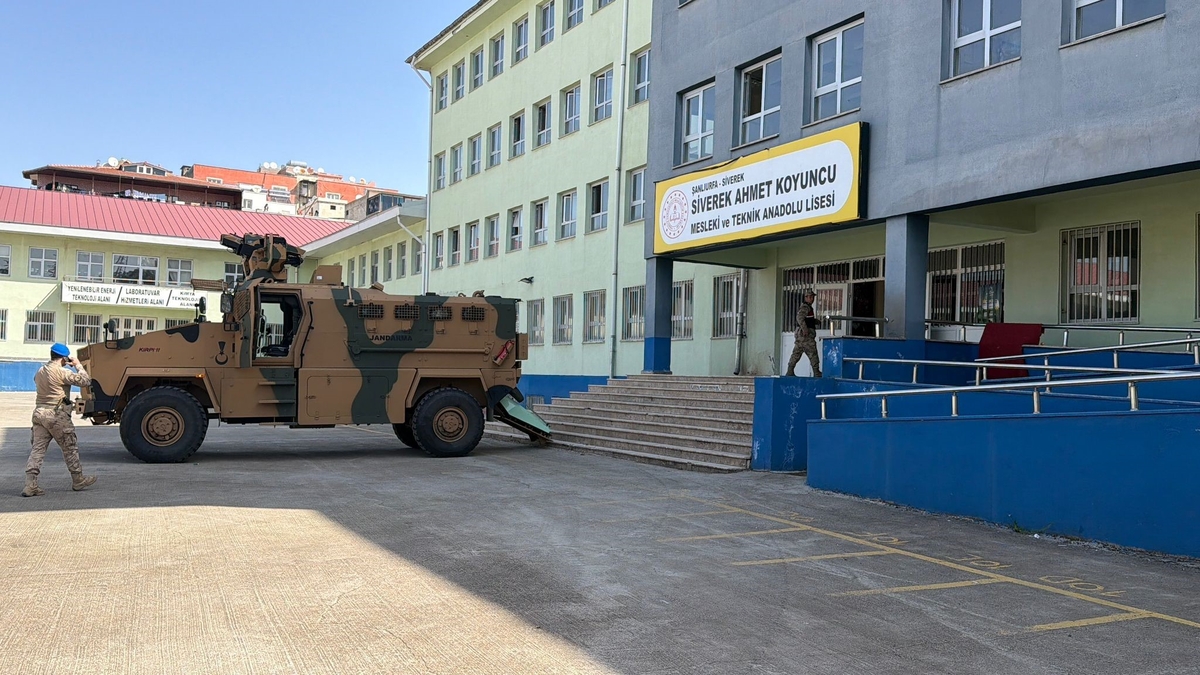 Lisede dehşet; 16 kişiyi yaralayıp intihar etti