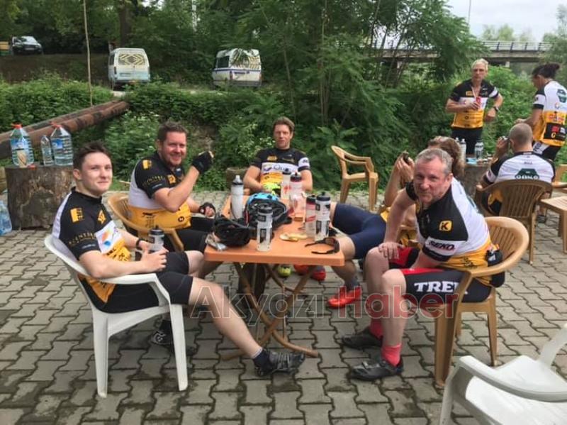 Londradan gelen bisikletli gurup Taşburunda mola verdi