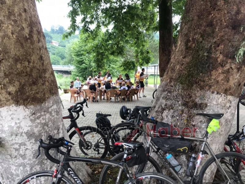 Londradan gelen bisikletli gurup Taşburunda mola verdi