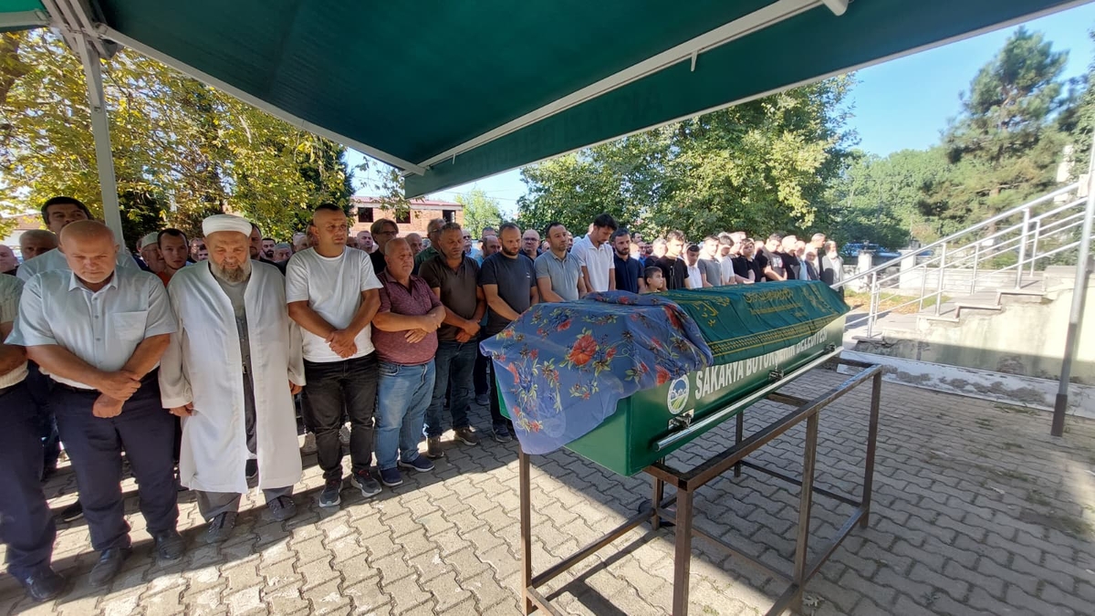 Lütfiye Güler Gözyaşlarıyla Son Yolculuğuna Uğurlandı.