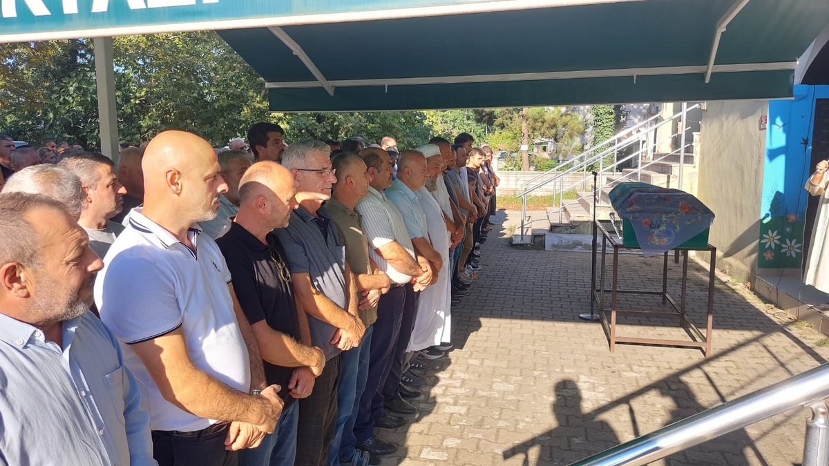 Lütfiye Güler Gözyaşlarıyla Son Yolculuğuna Uğurlandı.