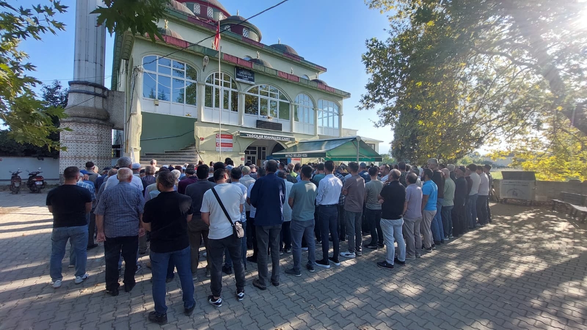 Lütfiye Güler Gözyaşlarıyla Son Yolculuğuna Uğurlandı.