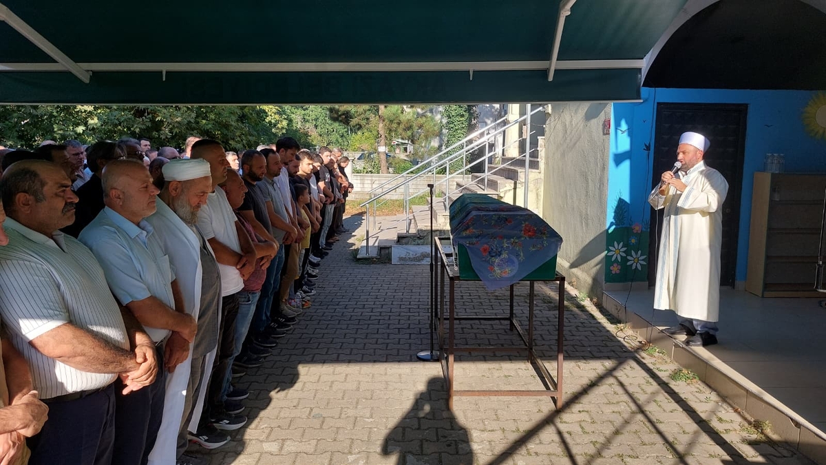 Lütfiye Güler Gözyaşlarıyla Son Yolculuğuna Uğurlandı.