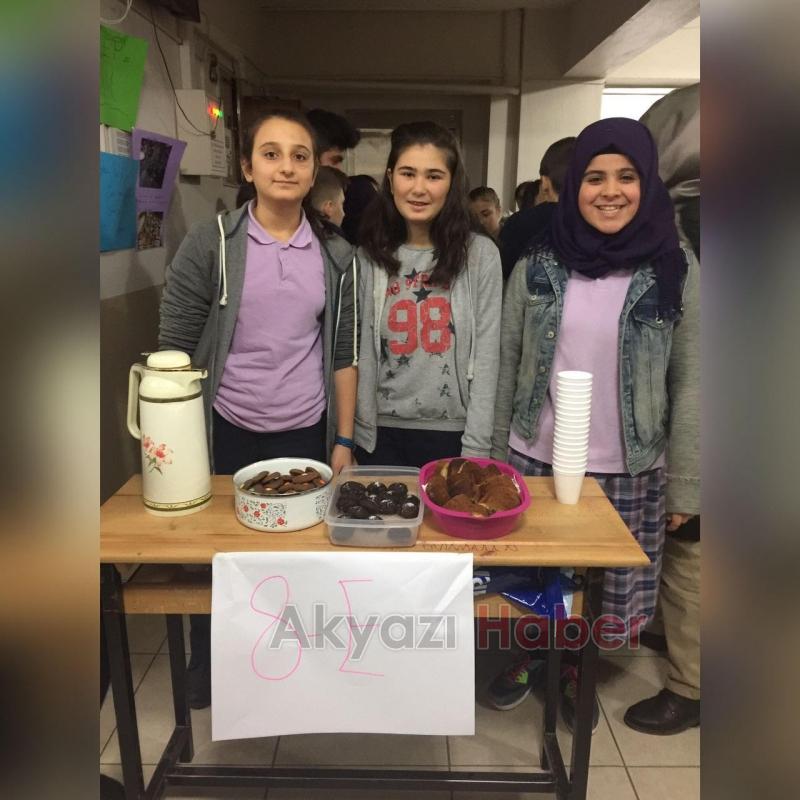 Madanoğlu Ortaokulu Halep İçin Kermes Düzenledi