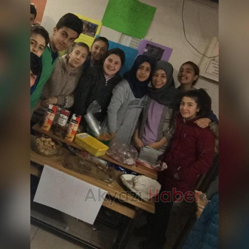 Madanoğlu Ortaokulu Halep İçin Kermes Düzenledi