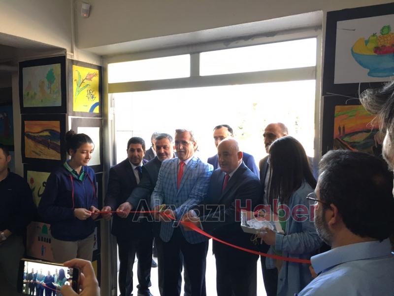 Madanoğlu Ortaokulu nda Tübitak Fuarı