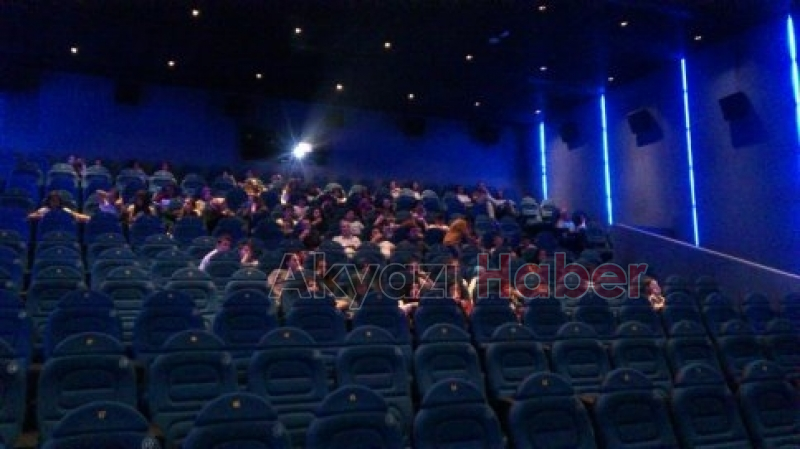 Madanoğlu Ortaokulu Sinema Etkinliği Düzenledi