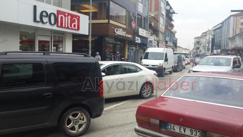 Maddi Hasarlı Kaza Trafiği Kitledi