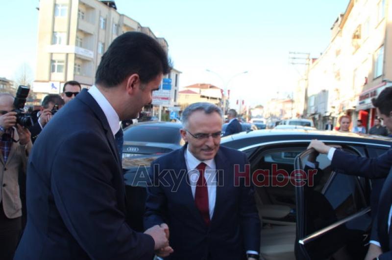 Maliye Bakanı Naci Ağbal Akyazı da 