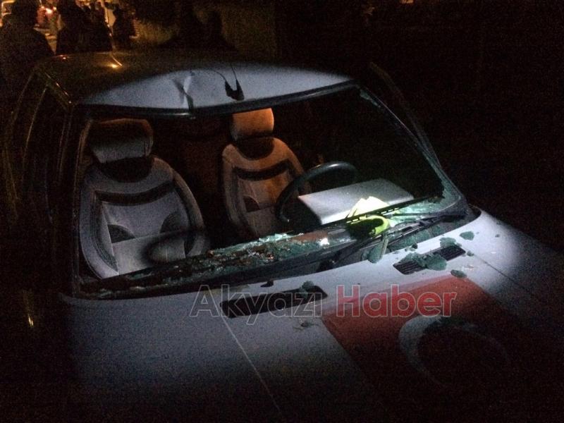 Marketten Dönen Yayalara Otomobil çarptı 2 yaralı