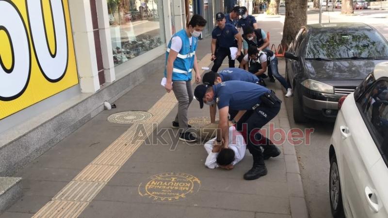 Maskesiz sokağa çıkıp polise mukavemette bulundular