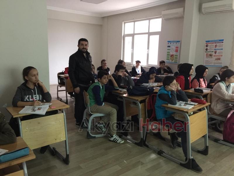 MBD Akyazı Başkanından Bilgi ve Kültür Evine ziyaret 