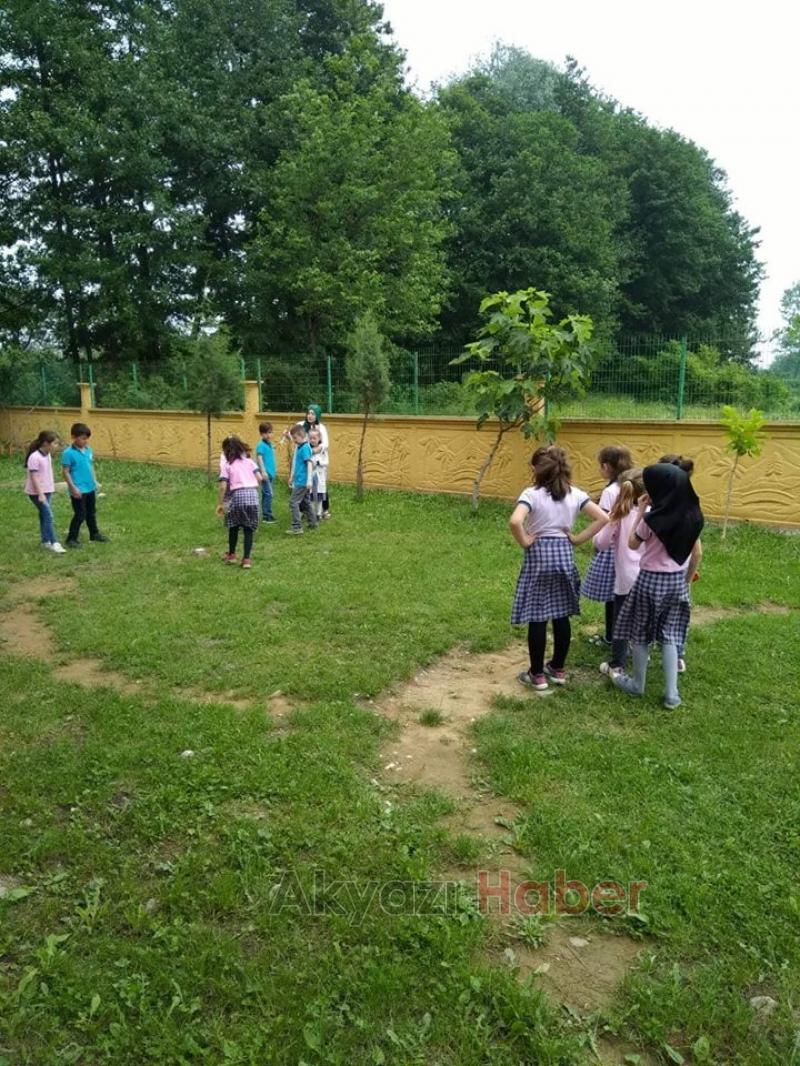 MBDD AKYAZI İLÇE TEŞKİLATINDAN ÇOCUKLARA HEDİYE KİTAP