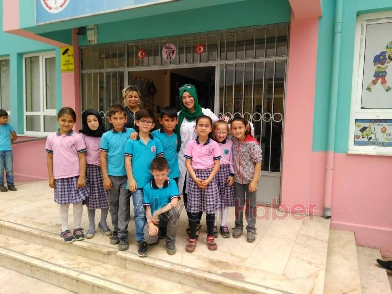 MBDD AKYAZI İLÇE TEŞKİLATINDAN ÇOCUKLARA HEDİYE KİTAP