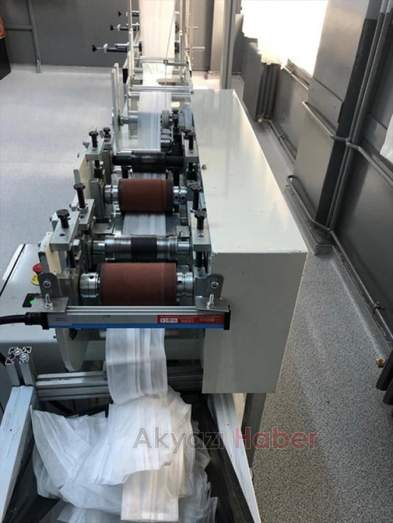 MEB cerrahi maske makinesi üretti