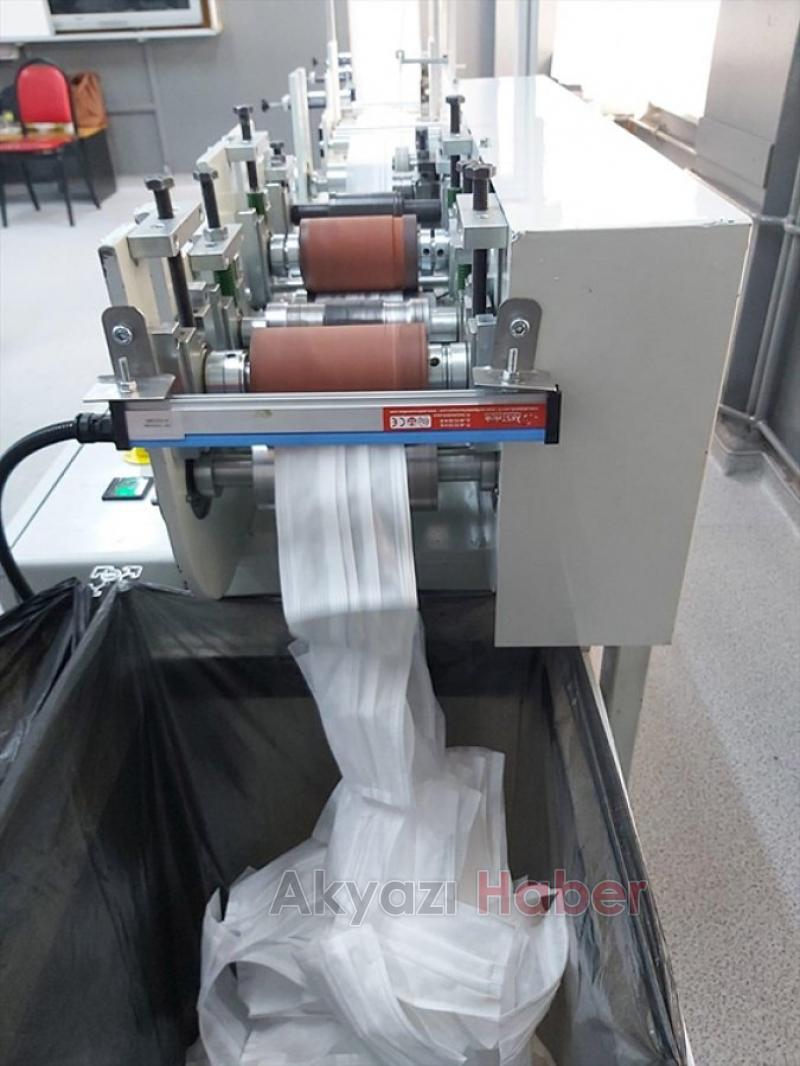 MEB cerrahi maske makinesi üretti