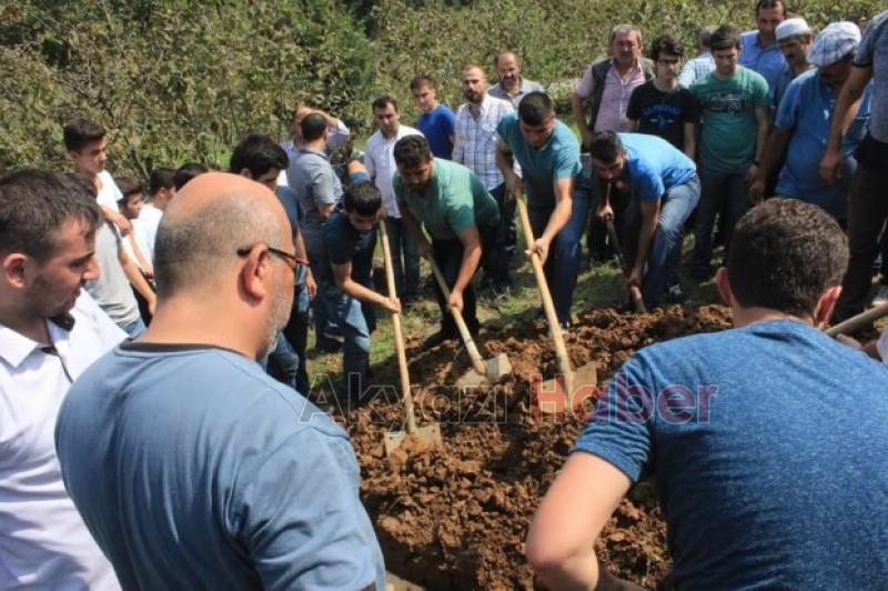 Mecit Köse Toprağa Verildi