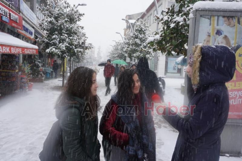 MEDİNE FURUNCUOĞLU İLE SOKAK RÖPORTAJLARI 