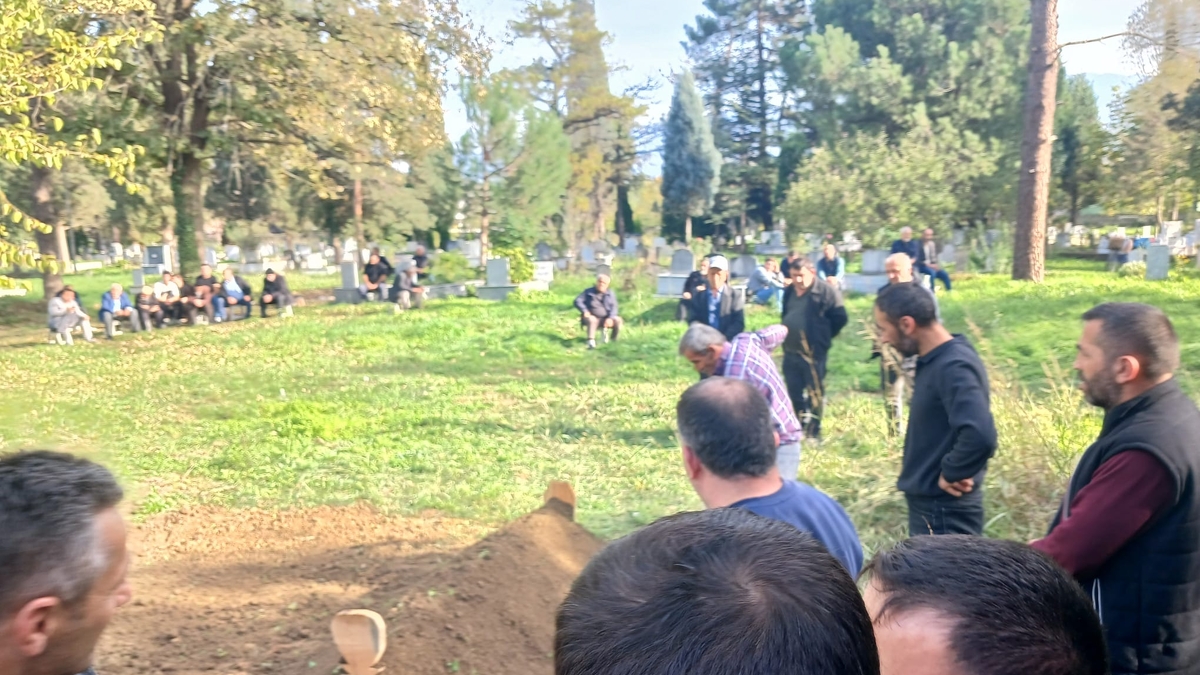 Mehmet Çay Dualarla Son Yolculuğuna Uğurlandı 