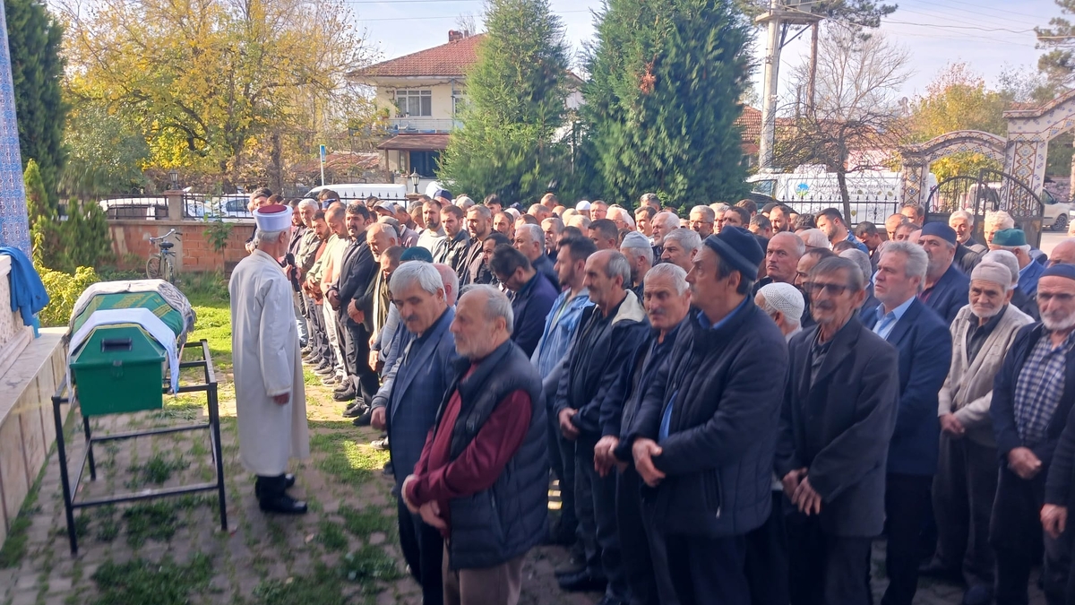 Mehmet Çay Dualarla Son Yolculuğuna Uğurlandı 
