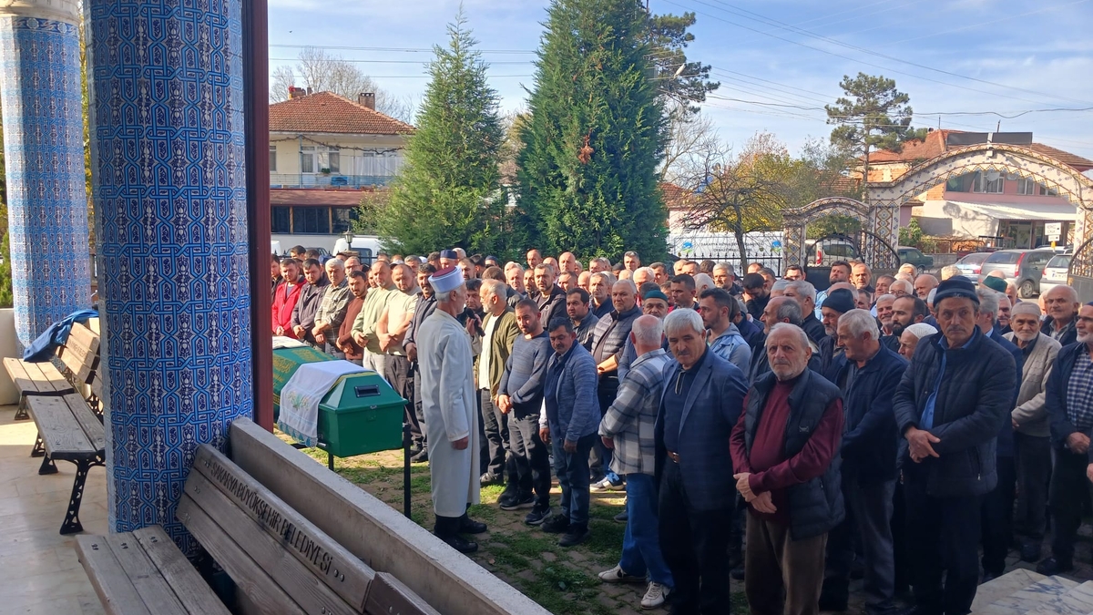 Mehmet Çay Dualarla Son Yolculuğuna Uğurlandı 