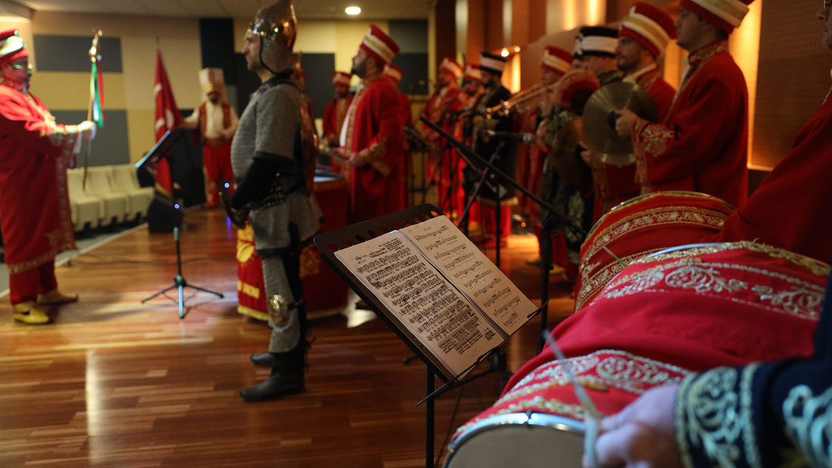 Mehter geleneği sahneye taşındı