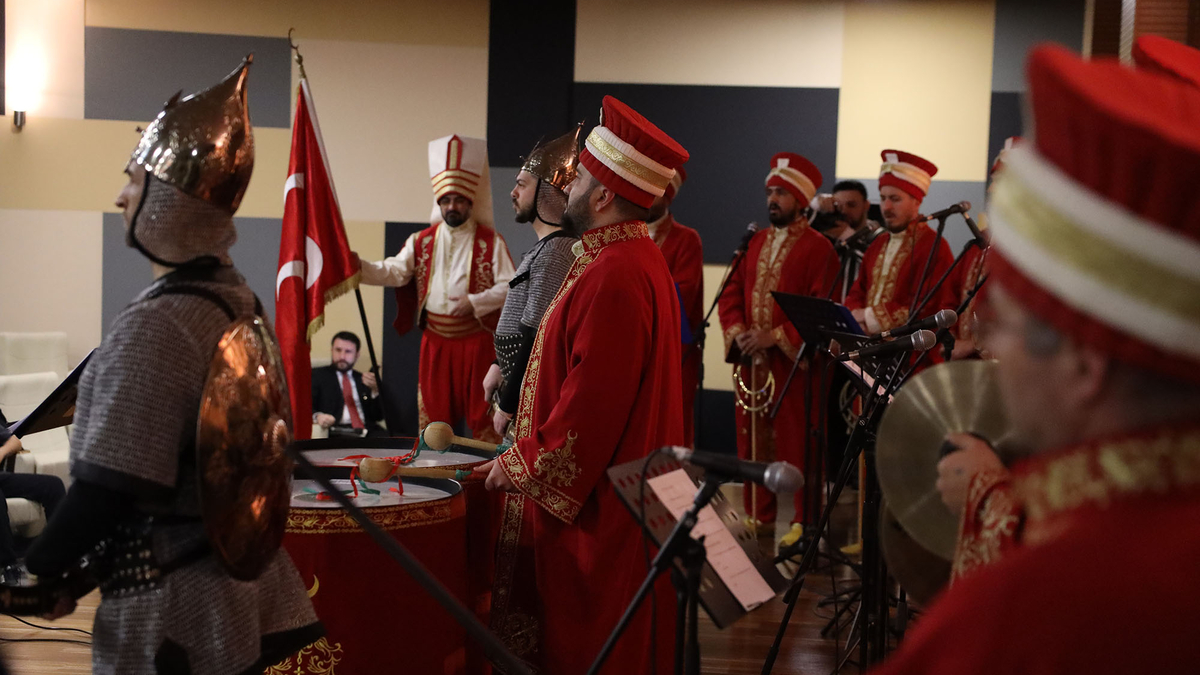 Mehter geleneği sahneye taşındı