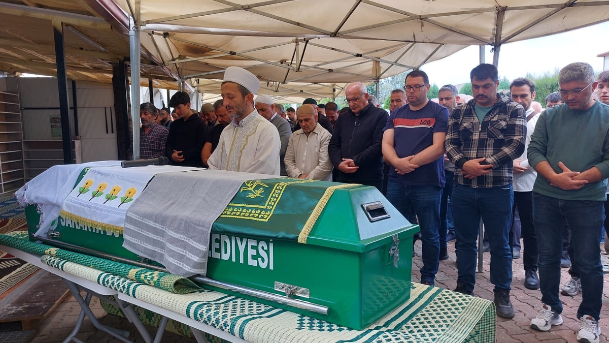 Melahat Koçak dualarla ebediyete uğurlandı.