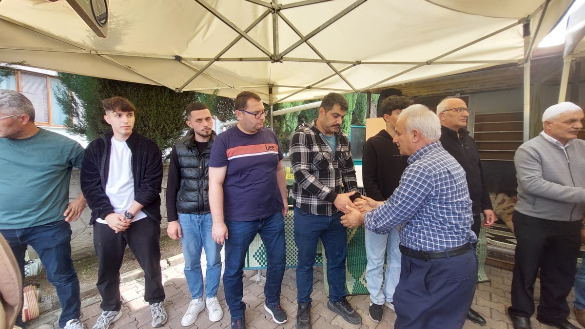 Melahat Koçak dualarla ebediyete uğurlandı.