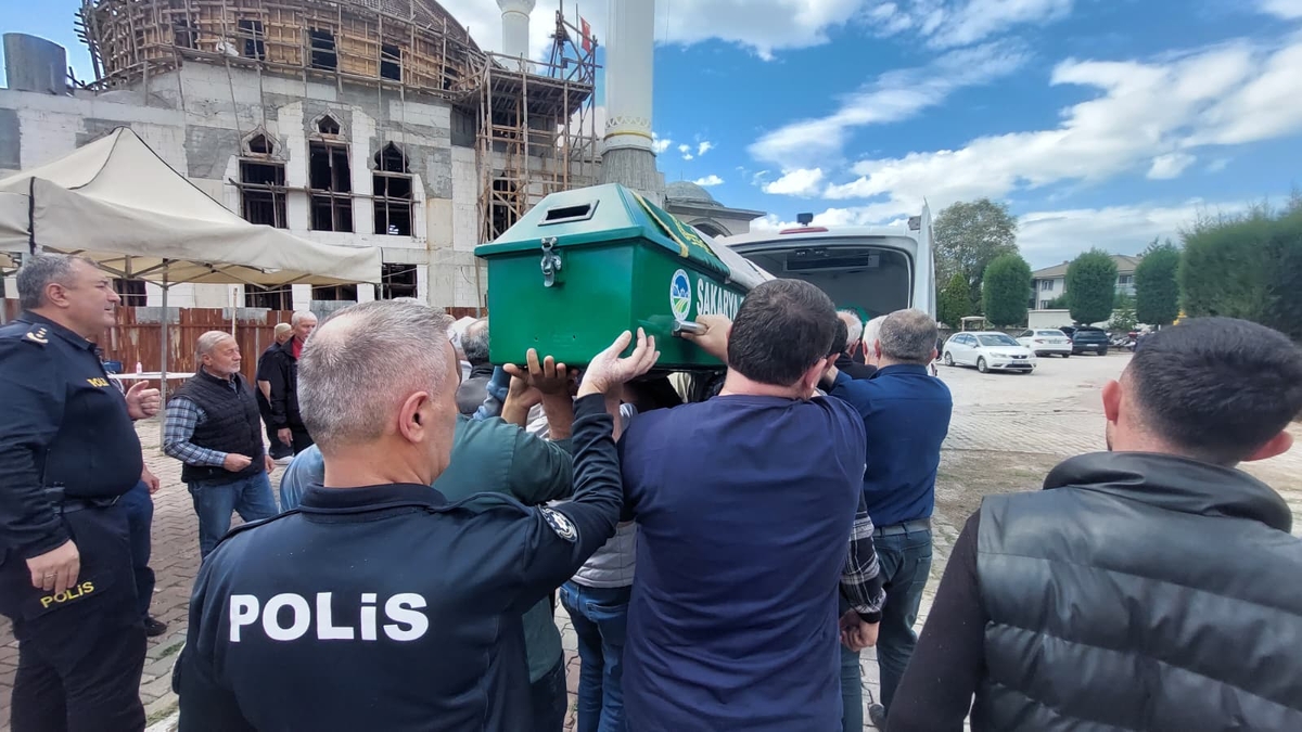Melahat Koçak dualarla ebediyete uğurlandı.