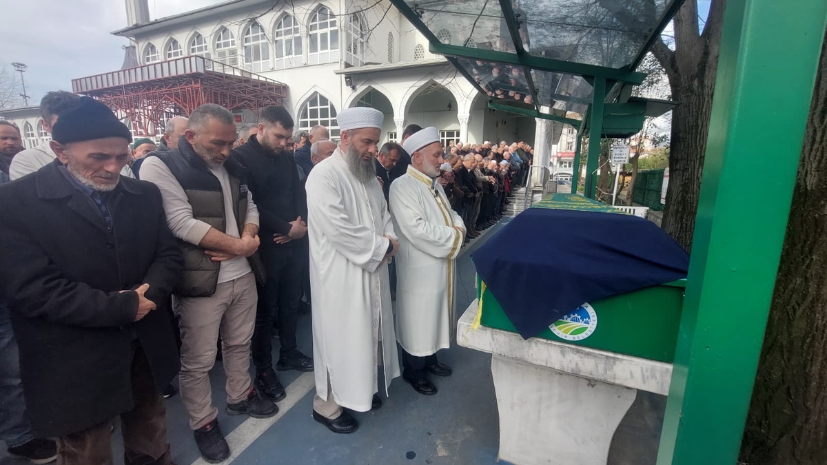 Memnune Genç Dualarla Son Yolculuğuna Uğurlandı 